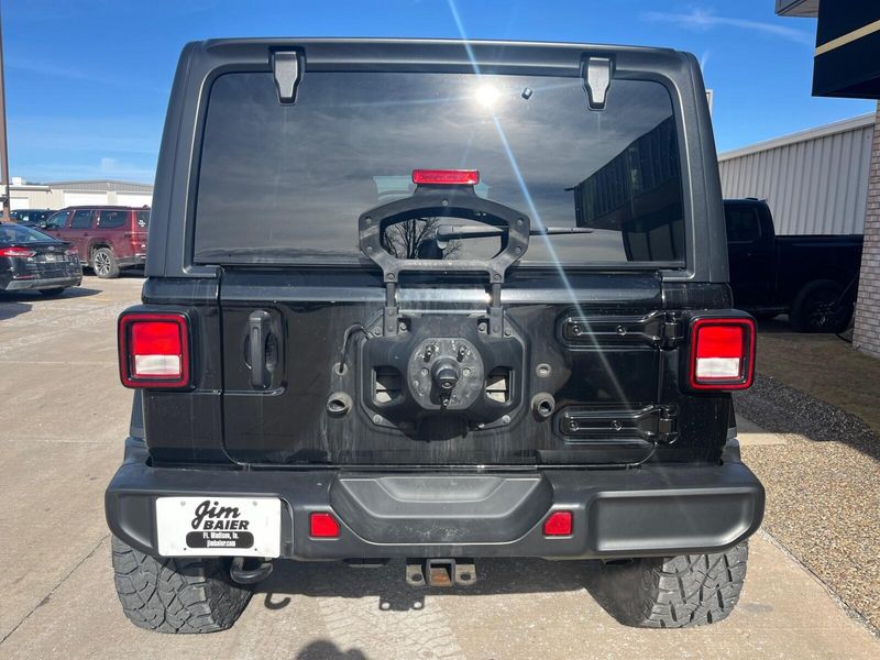 2021 Jeep Wrangler Unlimited SaharaImage 9