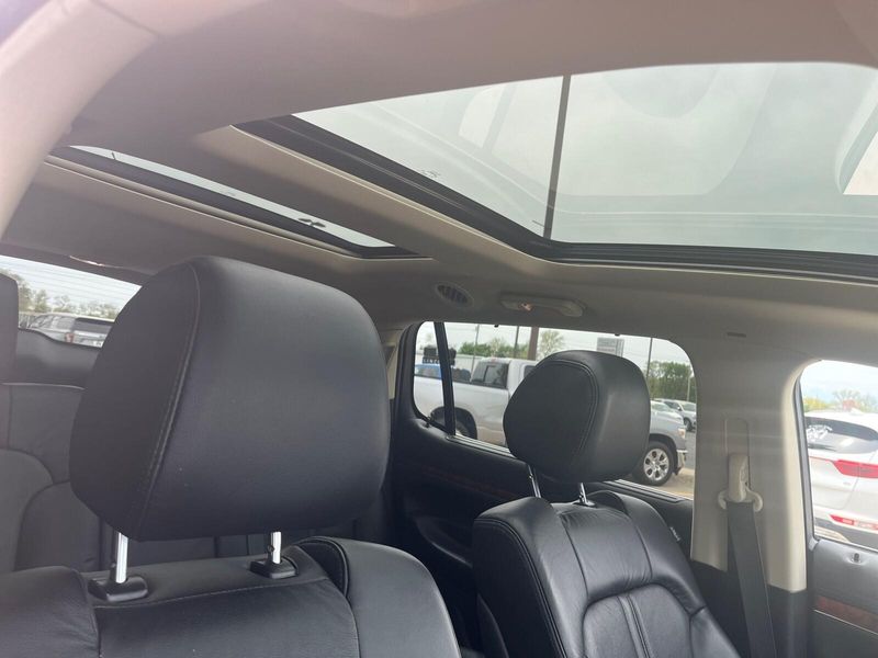 2019 Lincoln MKT ReserveImage 10