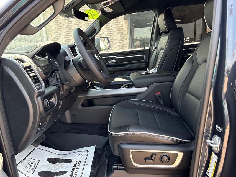 2025 RAM 1500 Laramie Crew Cab 4x4 5