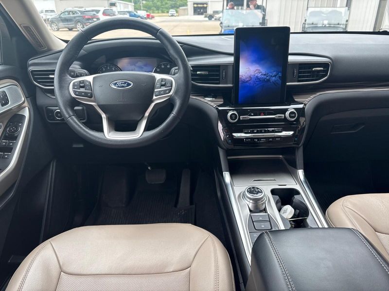 Used 2023 Ford Explorer LimitedImage 7
