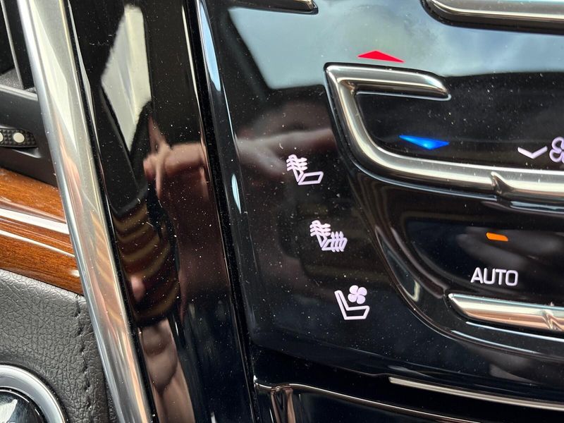 Used 2016 Cadillac Escalade Luxury CollectionImage 25