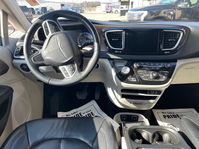 2018 Chrysler Pacifica Touring LImage 6
