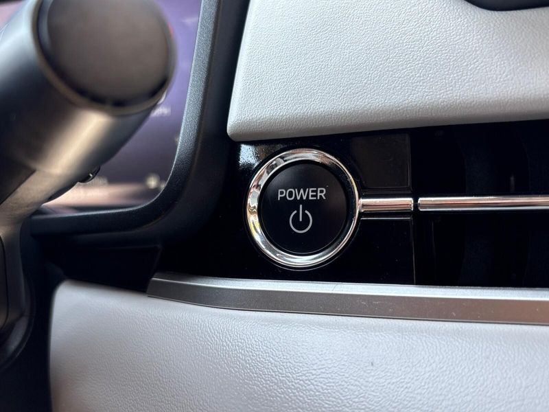 Used 2024 Mitsubishi Outlander PHEV SELImage 25