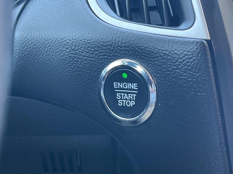 2024 Ford Edge SELImage 17