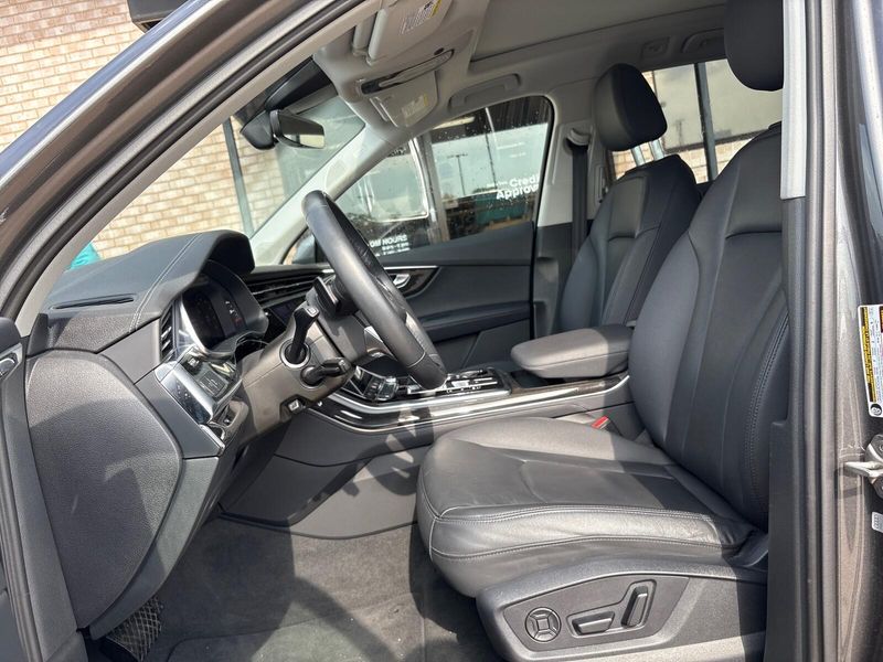 Used 2024 Audi Q7 Premium PlusImage 3