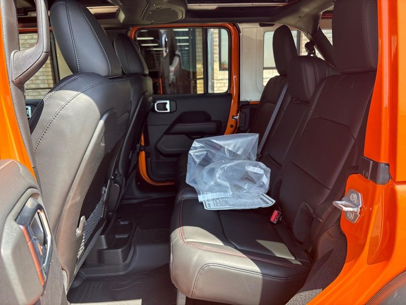 2025 Jeep Wrangler 4-door RubiconImage 4