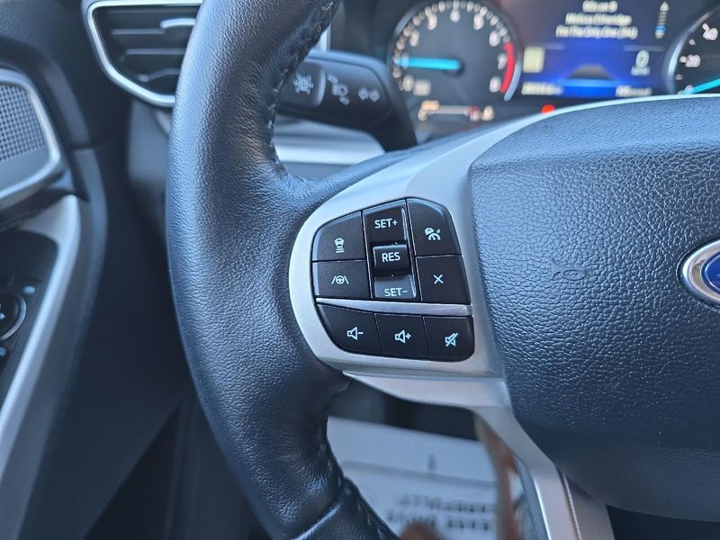 2023 Ford Explorer XLTImage 21