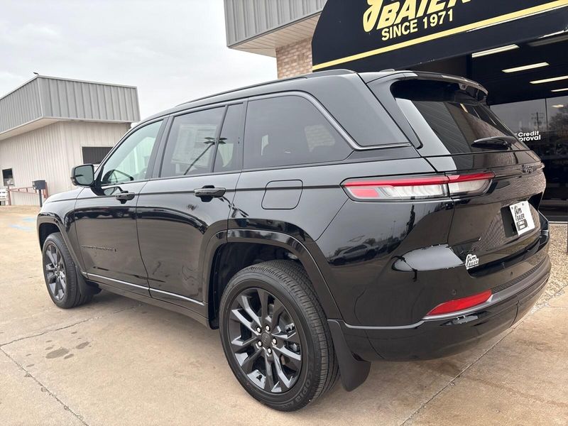 New 2026 Jeep Grand Cherokee Limited Reserve 4x4Image 12