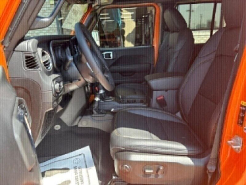 2025 Jeep Wrangler 4-door SaharaImage 3
