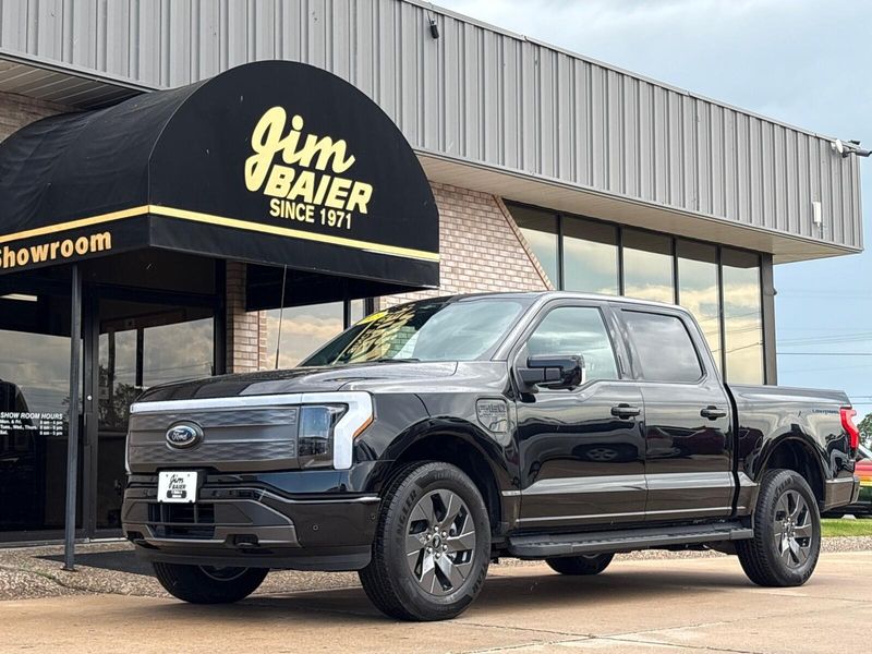 2023 Ford F-150 Lightning LariatImage 1