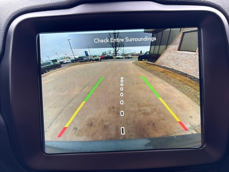 Used 2022 Jeep Renegade LatitudeImage 18