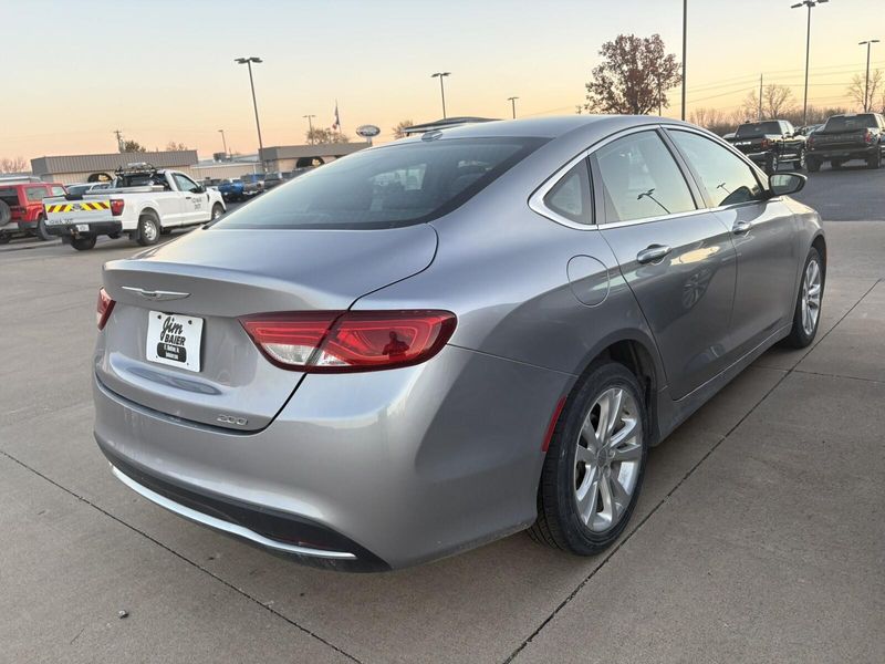 Used 2015 Chrysler 200 LimitedImage 5