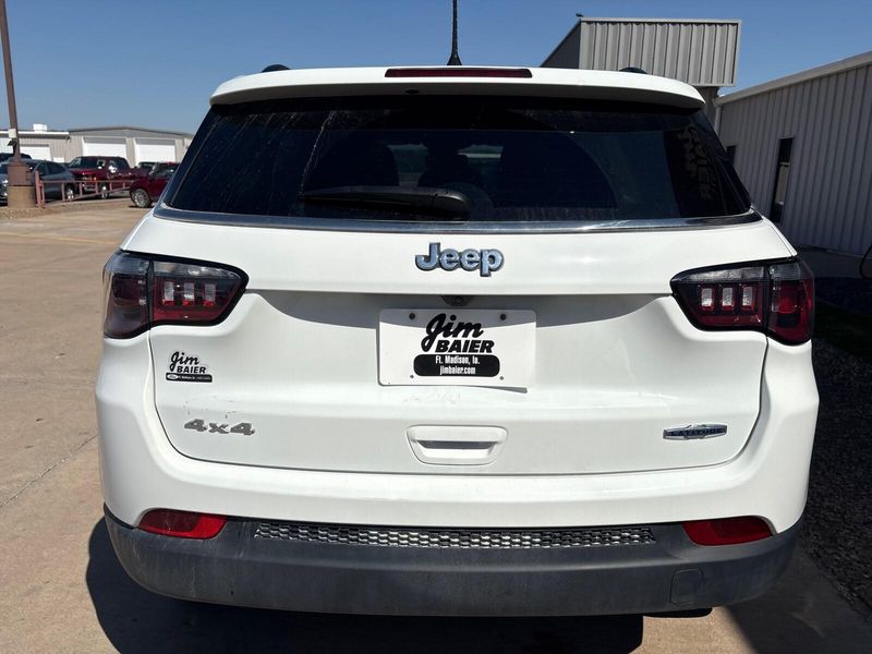 Used 2025 Jeep Compass LatitudeImage 9