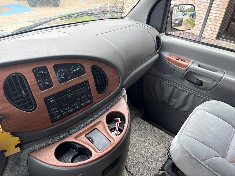 Used 1999 Ford E-150 RecreationalImage 12
