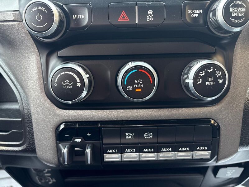 2022 RAM 3500 TradesmanImage 19