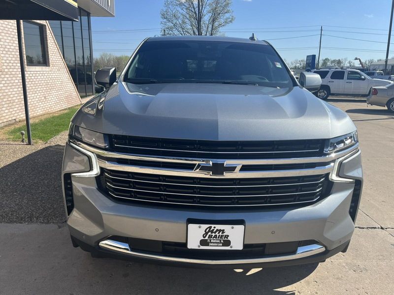 2023 Chevrolet Suburban LTImage 8