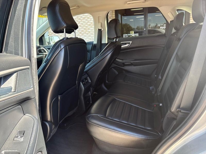 Used 2024 Ford Edge SELImage 4