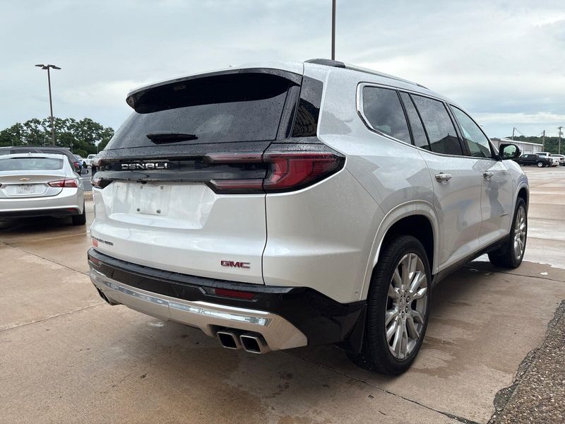 2024 GMC Acadia AWD DenaliImage 11