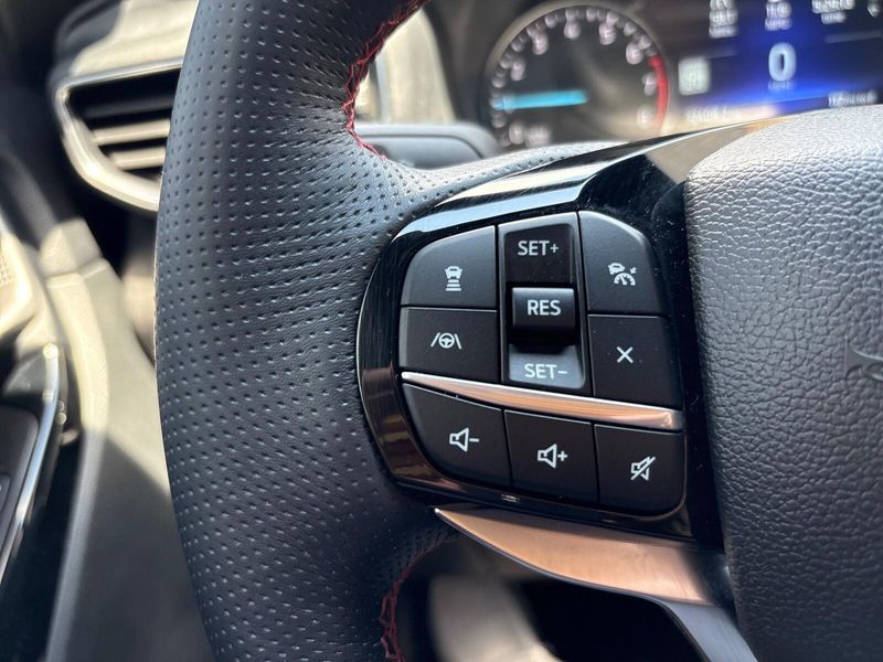 Used 2022 Ford Explorer ST-LineImage 16