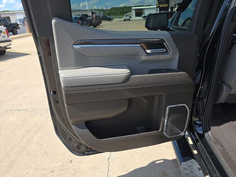2024 Chevrolet Silverado 1500 RSTImage 17