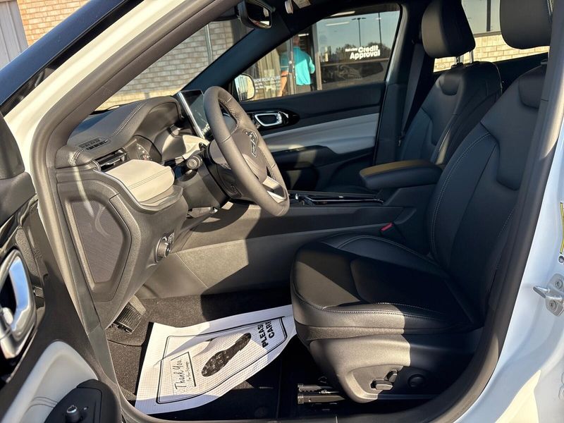 New 2026 Jeep Compass Limited 4x4Image 3