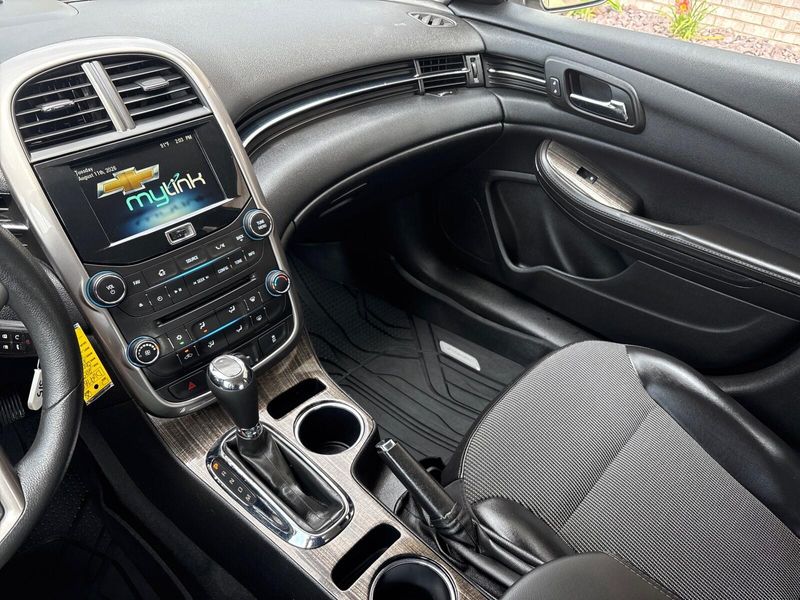 Used 2015 Chevrolet Malibu LTImage 15