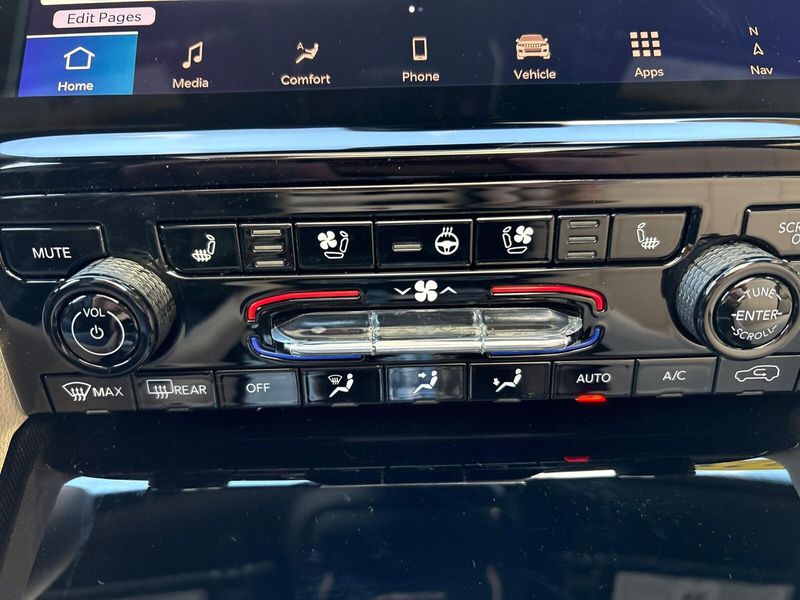 New 2025 Jeep Grand Cherokee L Limited 4x4Image 21