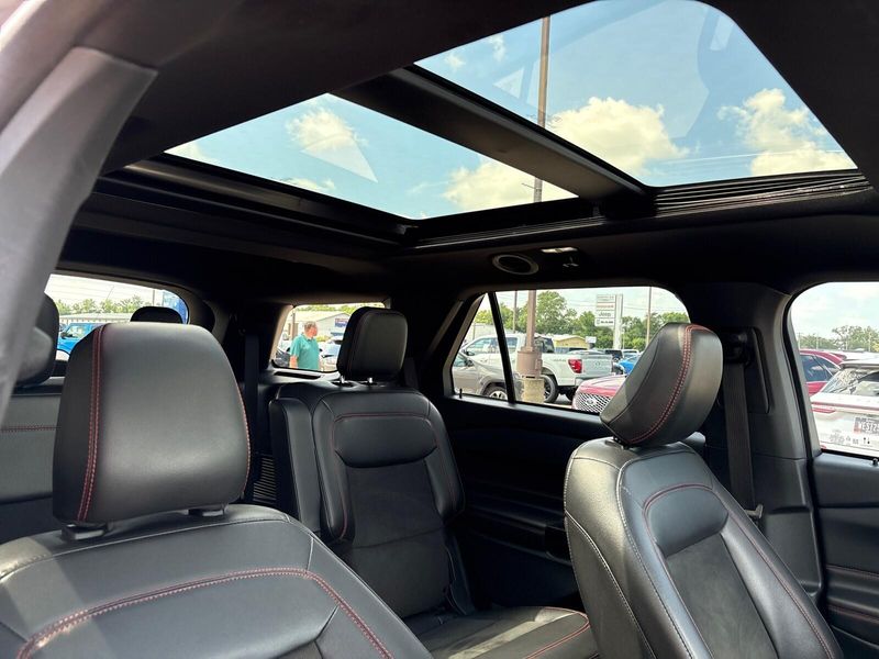 Used 2022 Ford Explorer ST-LineImage 9