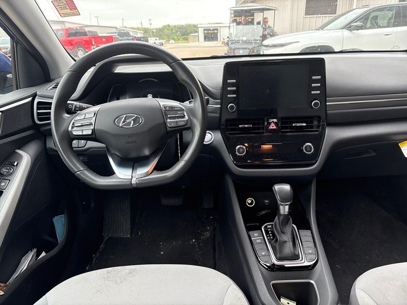 Used 2021 Hyundai Ioniq Hybrid SEImage 4