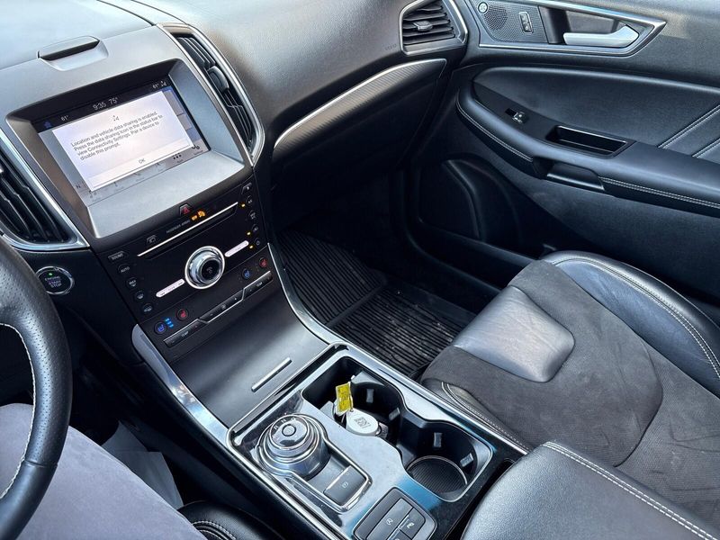 2019 Ford Edge STImage 18