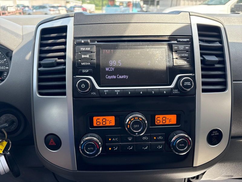 Used 2017 Nissan Frontier SV V6Image 19