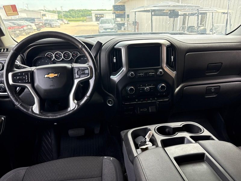 Used 2022 Chevrolet Silverado 2500HD LTImage 5