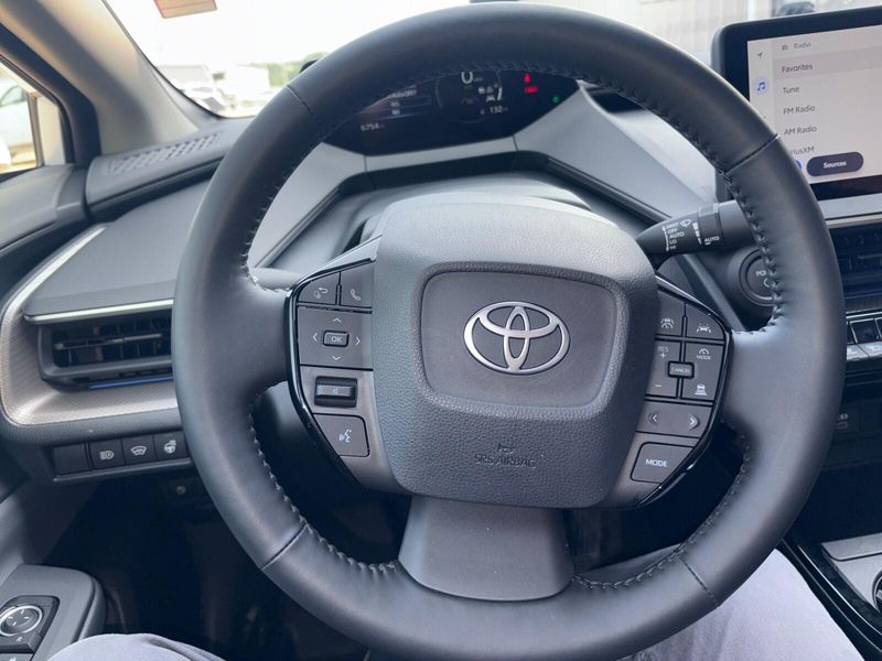 2024 Toyota Prius XLEImage 15