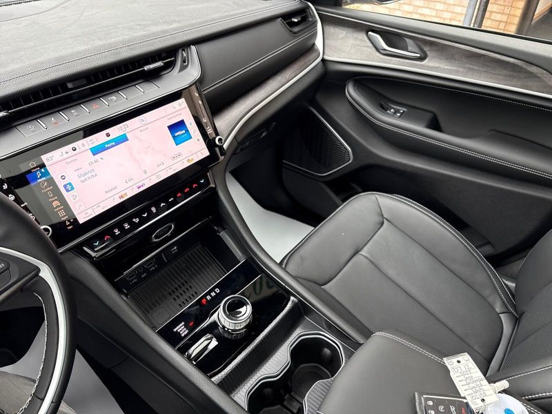 New 2027 Jeep Grand Cherokee Limited ReserveImage 17