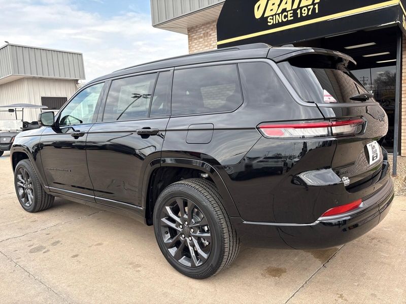New 2026 Jeep Grand Cherokee L Limited Reserve 4x4Image 13