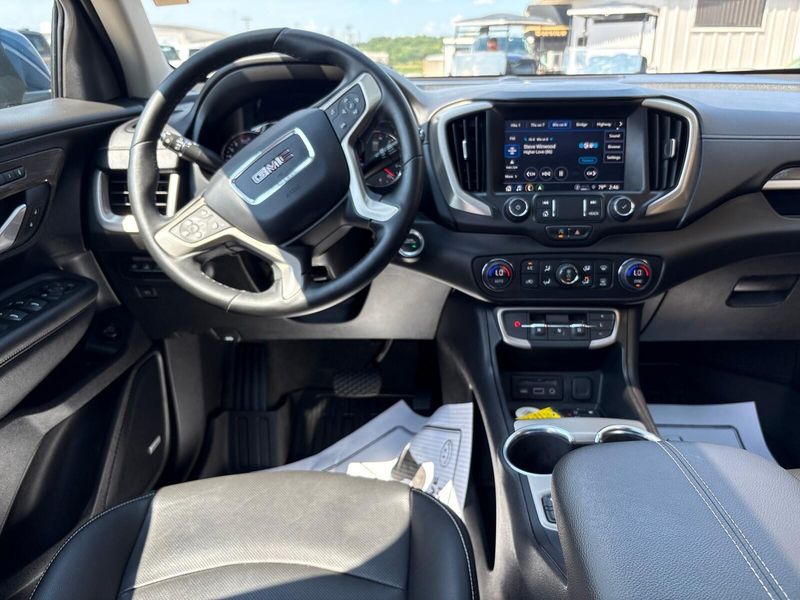 Used 2024 GMC Terrain DenaliImage 6