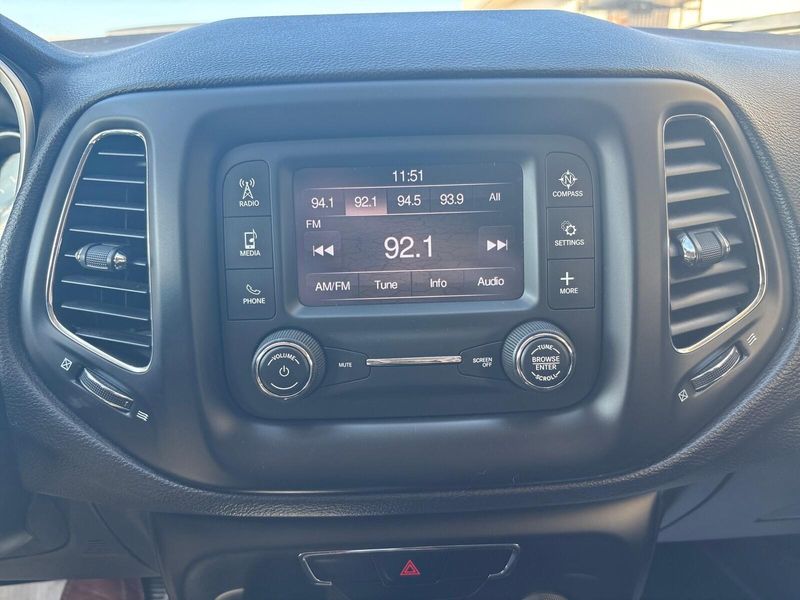 Used 2017 Jeep New Compass LatitudeImage 19