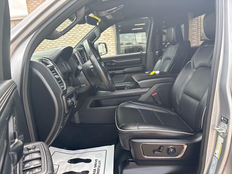 Used 2023 RAM 1500 LimitedImage 3