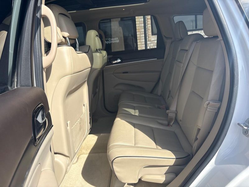 Used 2020 Jeep Grand Cherokee OverlandImage 4