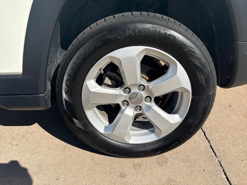 Used 2017 Jeep New Compass LatitudeImage 11