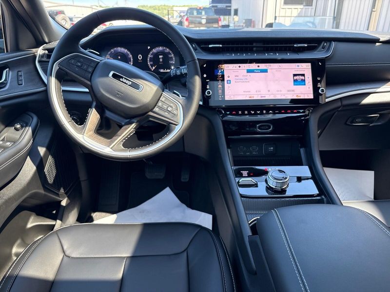 New 2027 Jeep Grand Cherokee LimitedImage 5