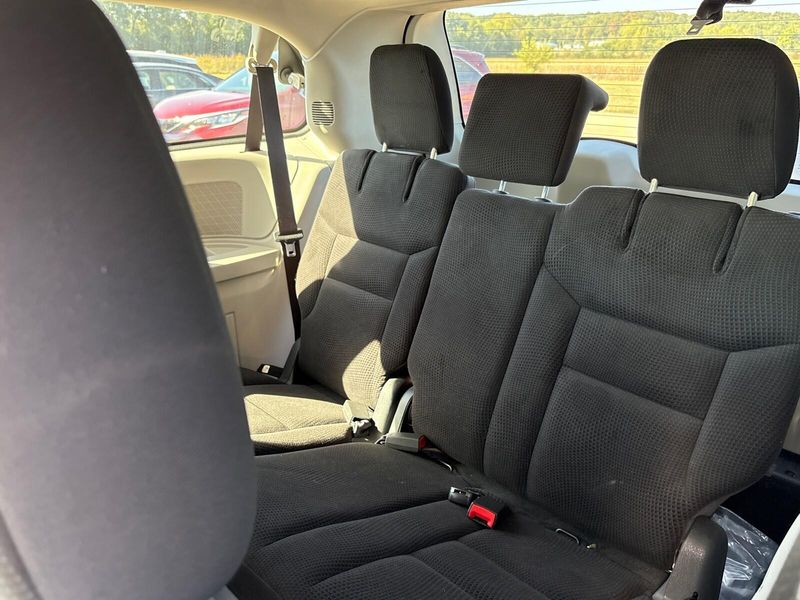 Used 2019 Dodge Grand Caravan SEImage 7