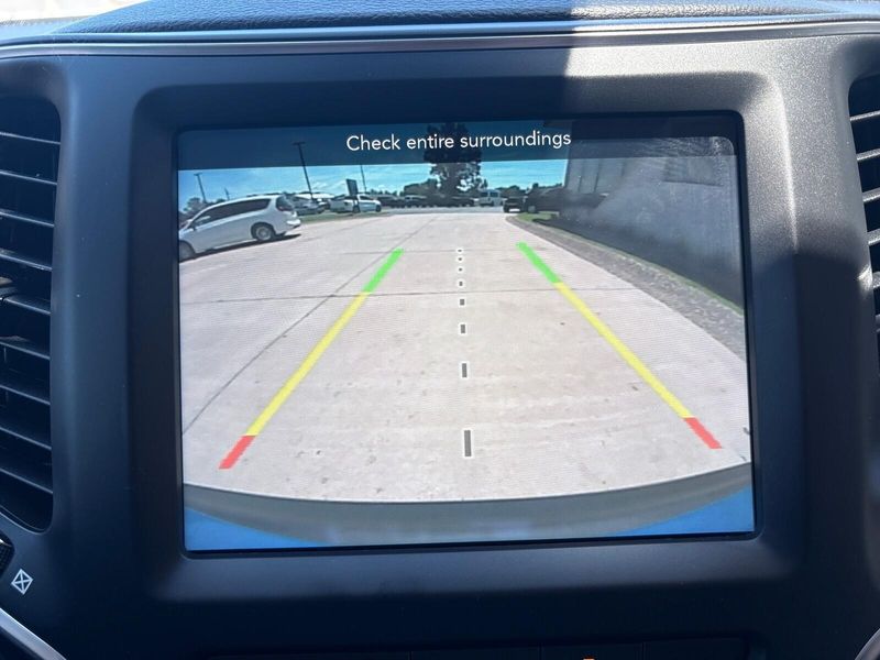 Used 2022 Jeep Cherokee Latitude LuxImage 20