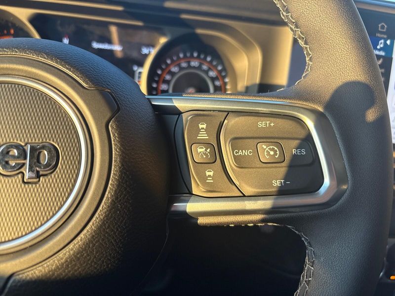 New 2026 Jeep Wrangler 4-door SaharaImage 13