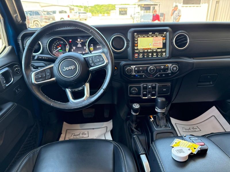 Used 2022 Jeep Wrangler 4xE Unlimited SaharaImage 5