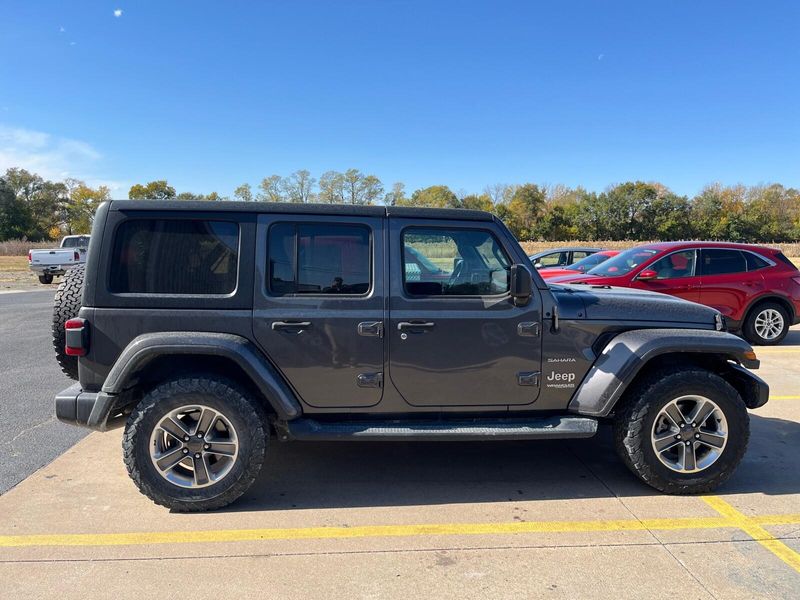 2019 Jeep Wrangler Unlimited SaharaImage 6