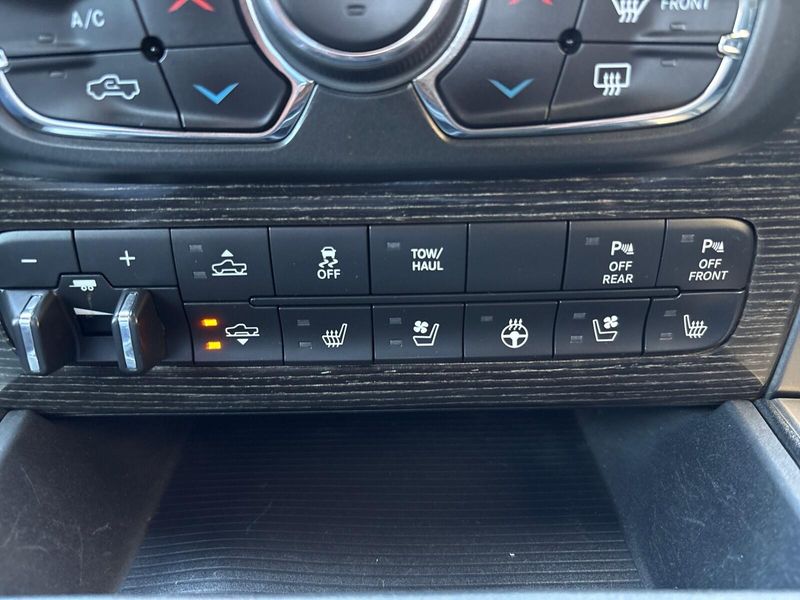 Used 2017 RAM 1500 LimitedImage 22