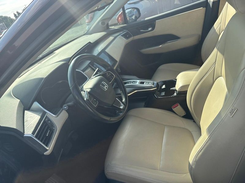 Used 2018 Honda Clarity Plug-In Hybrid TouringImage 9