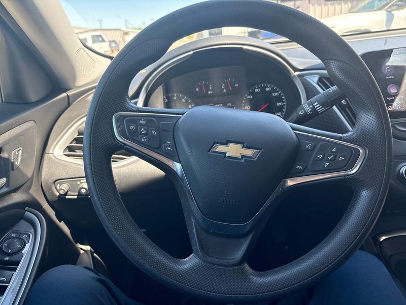 Used 2024 Chevrolet Malibu LTImage 12