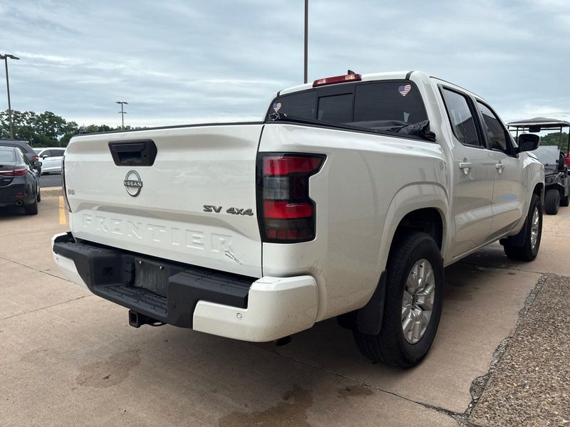 2022 Nissan Frontier SVImage 8
